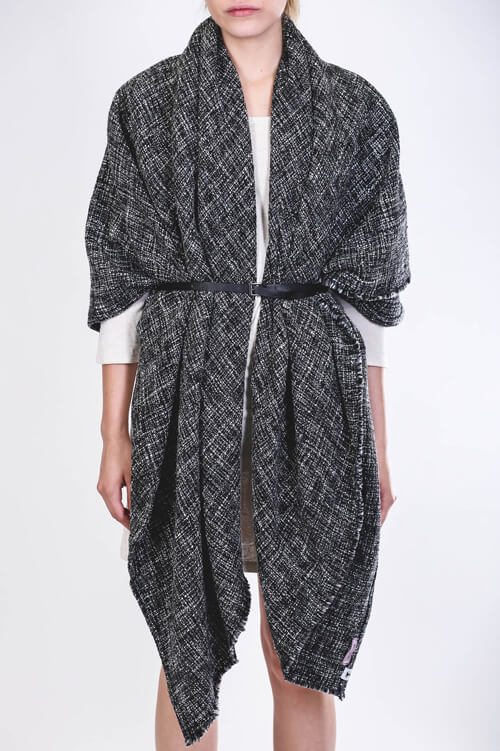 The-V-Spot_Blanket-Scarf-Lifestyle_Indigo