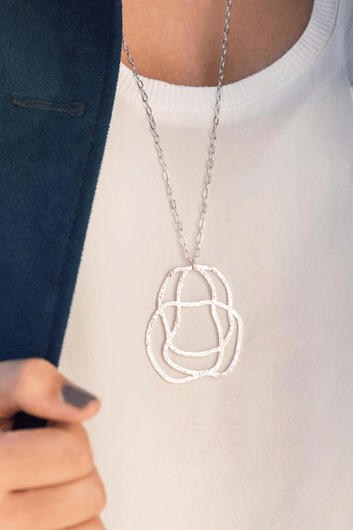 The-V-Spot_Daydreamer-Necklace-Lifestyle_Purpose