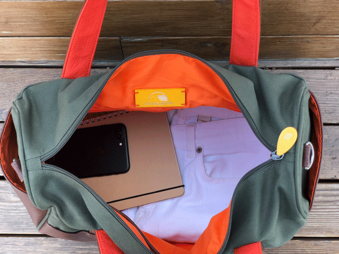 The-V-Spot_Dekalb-Duffel Interior_Canopy Verde