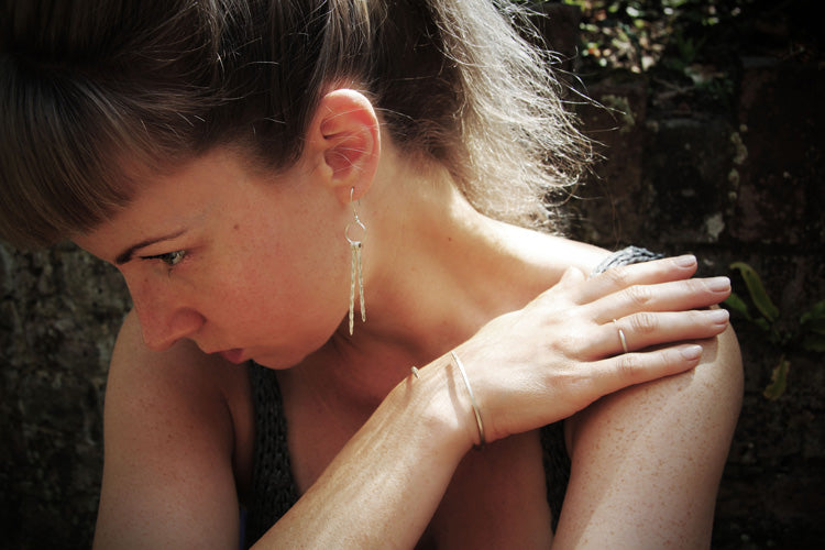 The-V-Spot_E1-Classic-Earrrings_Tepla