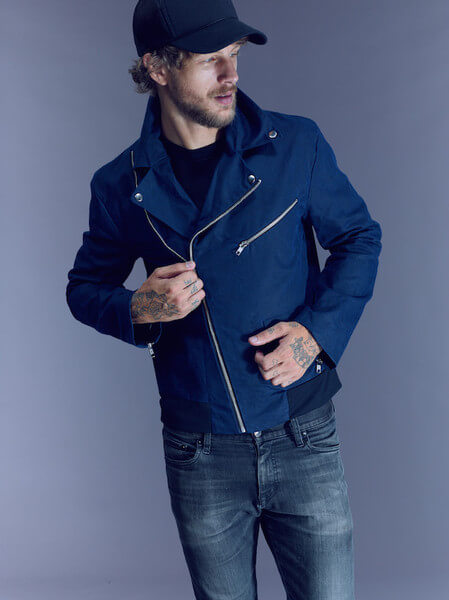 The V Spot_James for Him_Navy 2