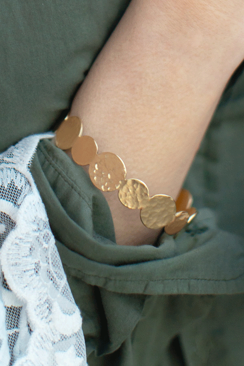 The-V-Spot_Marina-Bracelet-Lifestyle_Purpose