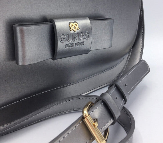 The-V-Spot_Ridley-Silver-5_Gunas