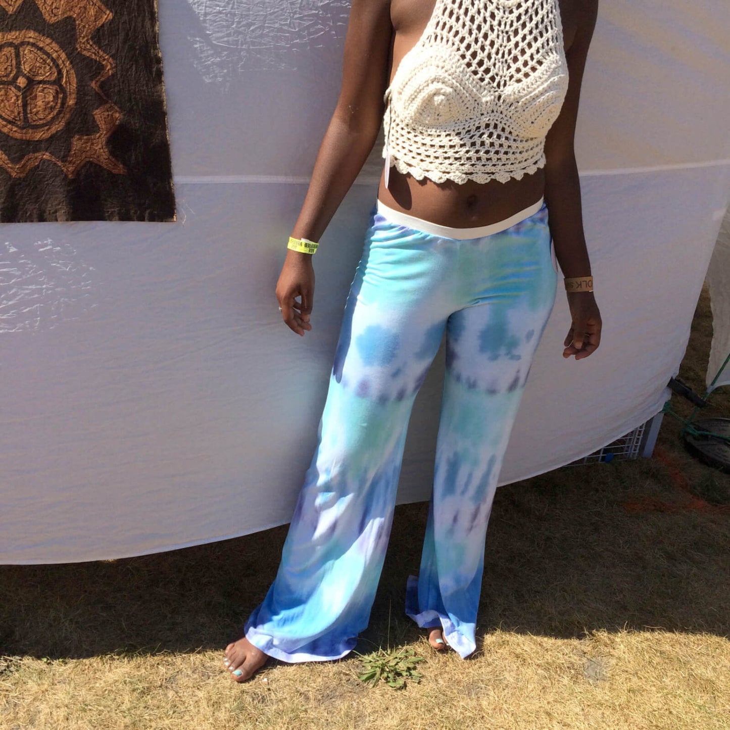 the-v-spot_fitted-flare-pants-blue-1_indigo