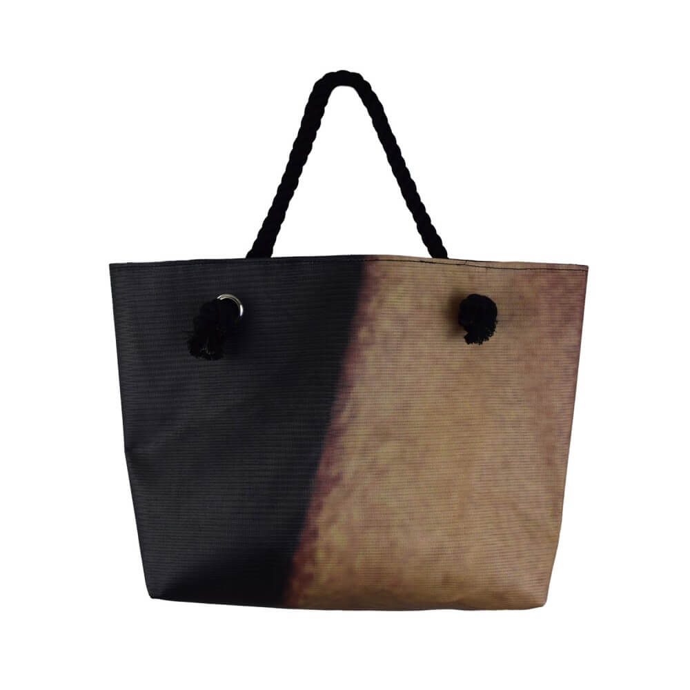 the-v-spot_nude-tote-small_rmg