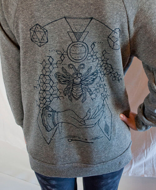 The-V-Spot_Queen-Bee-Fleece-Grey-2_Indigo