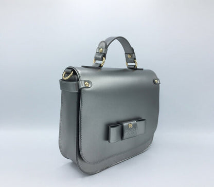 The-V-Spot_Ridley-Silver-1_Gunas