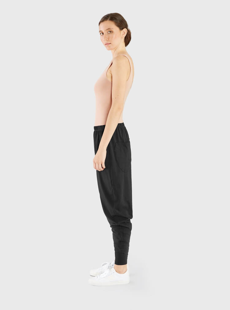 The V Spot_Slouchy Pant Black 1_Miakoda