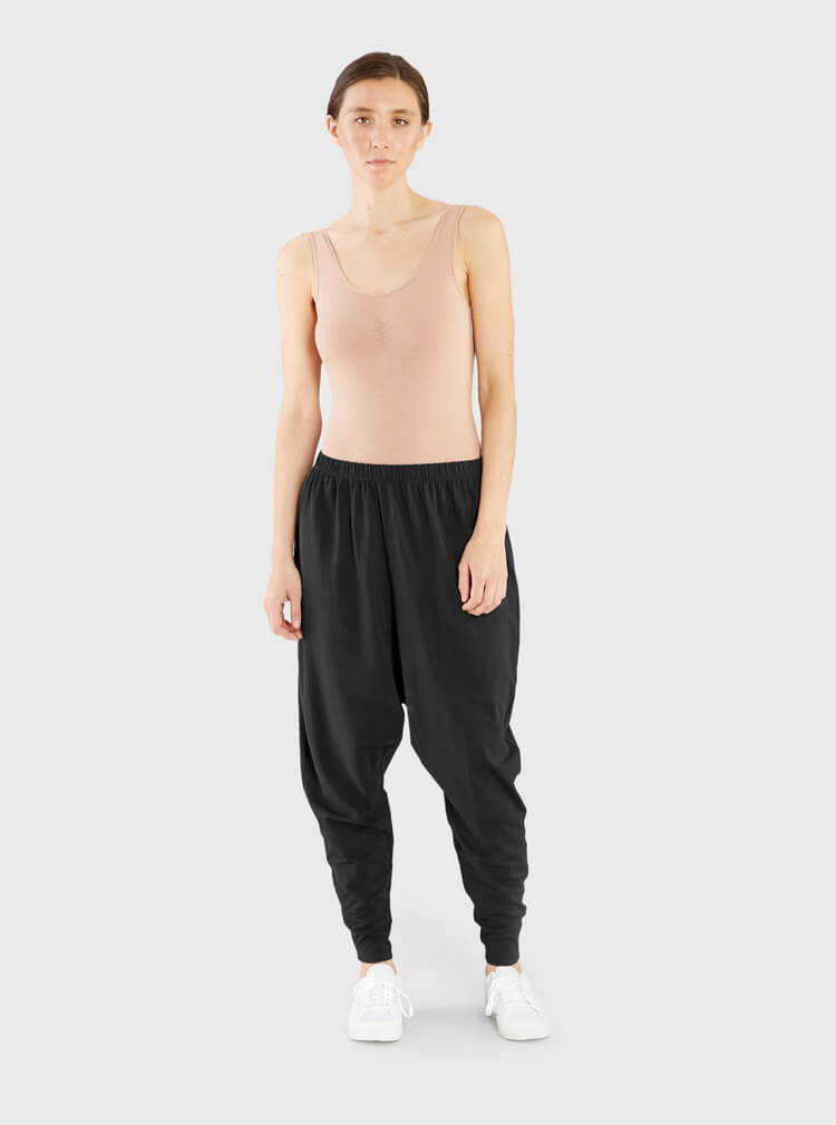 The V Spot_Slouchy Pant Black_Miakoda